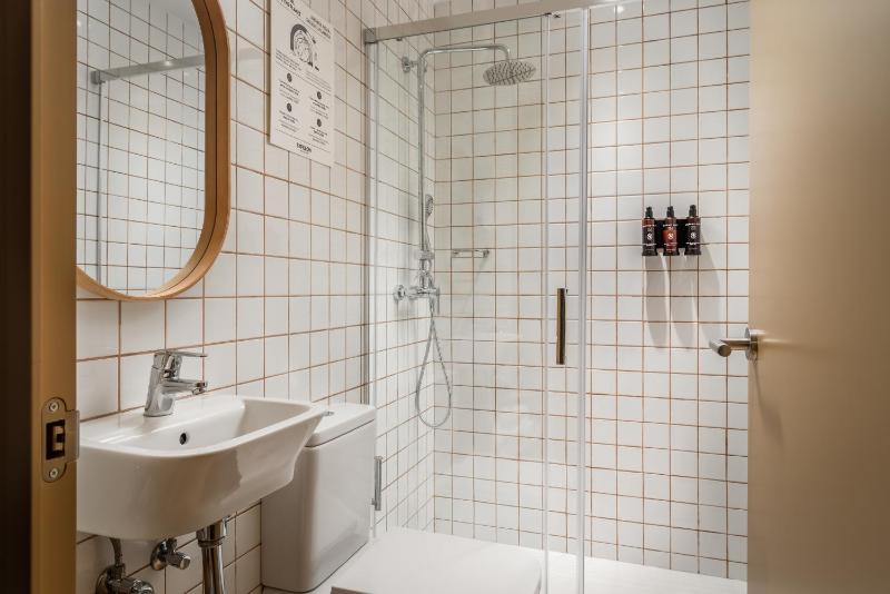 Double Room with Extra Bed image 1