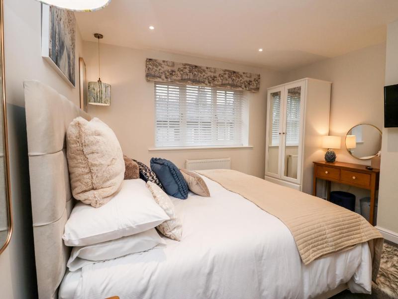 Rose House - image 39