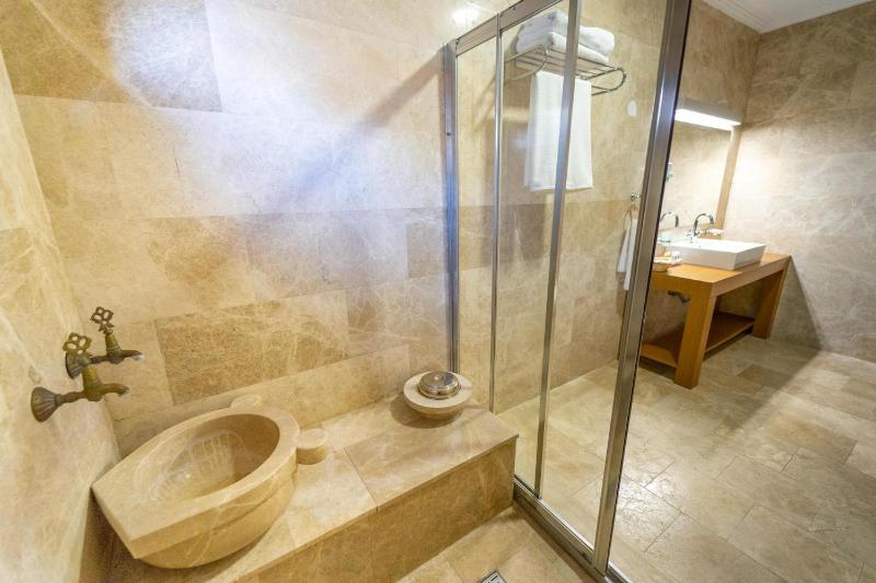 Junior Suite image 2