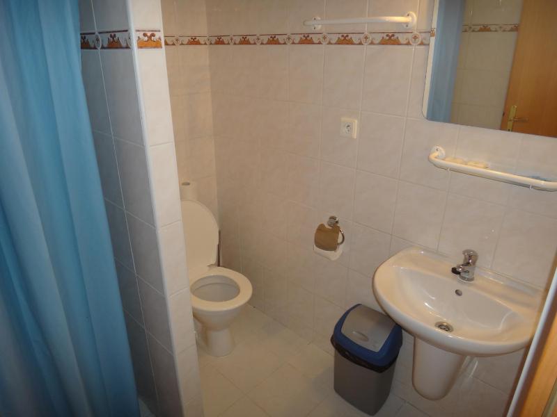 Quadruple Room image 2