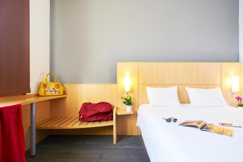 Double Room image 4