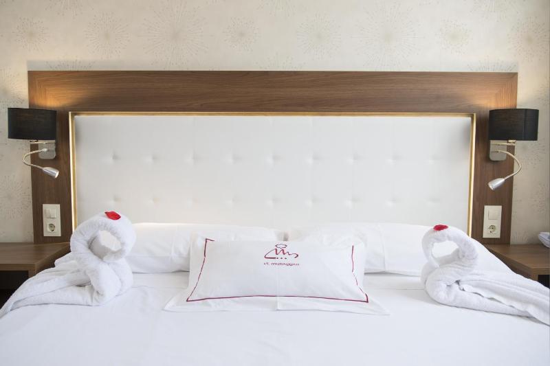 Double Room image 2