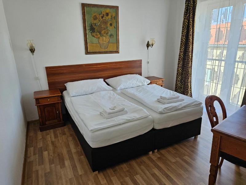 Deluxe Triple Room with Sofa image 1