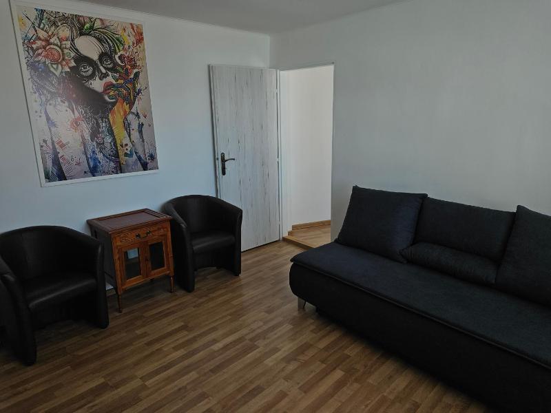 Deluxe Triple Room with Sofa image 3