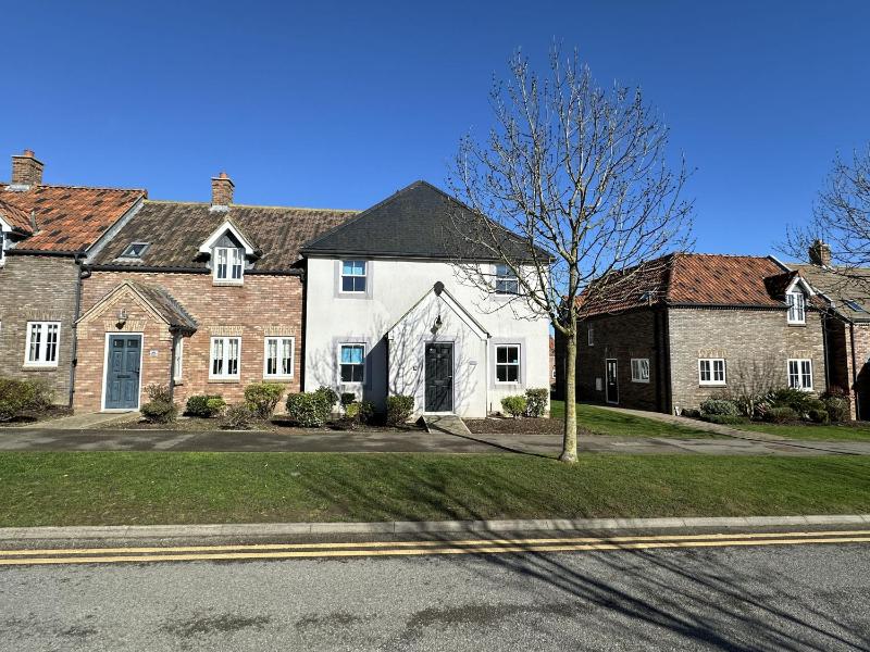 Greenwich Cottage - Part of the The Bay Filey Holiday Village with pool gym and direct beach access pub restaurant tennis and meadows walks - image 12