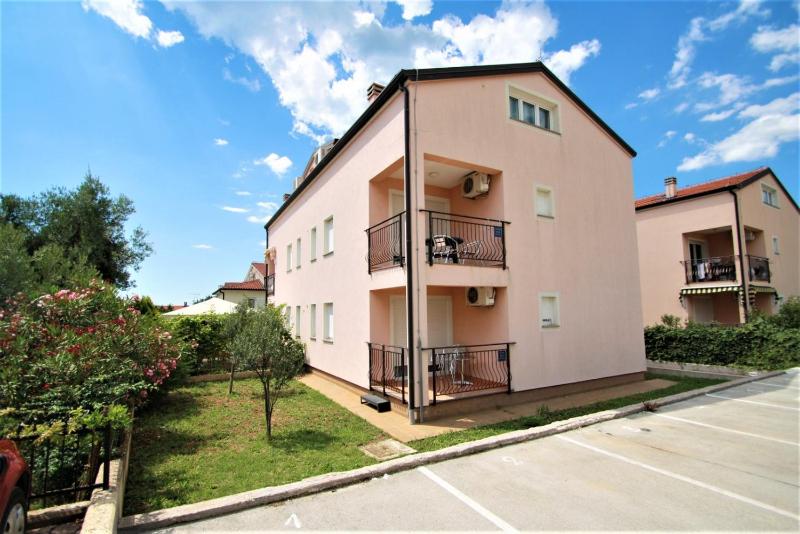 Apartment Mendikovic - image 10