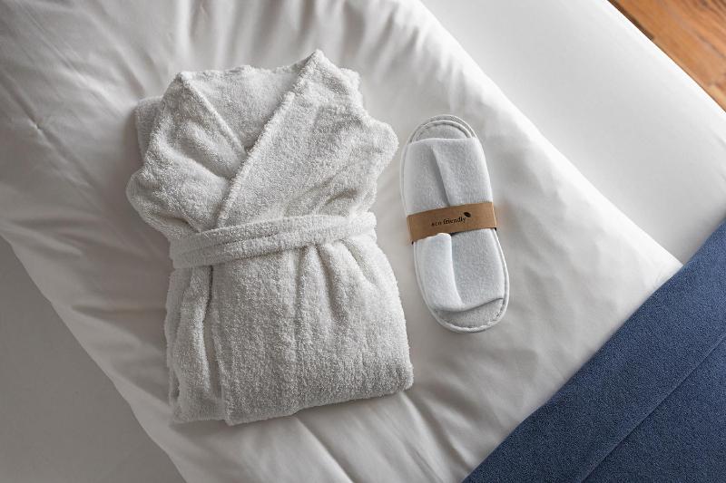 Premium Double Room with Balcony image 4