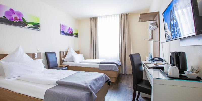 Twin Room image 1