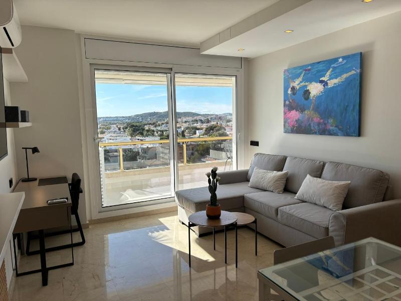 Apartment with Sea View image 3
