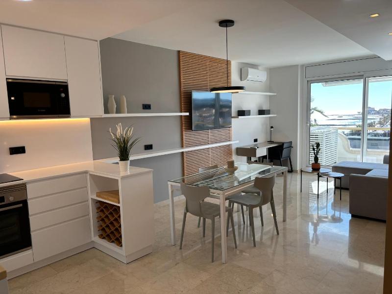 Apartment with Sea View image 2