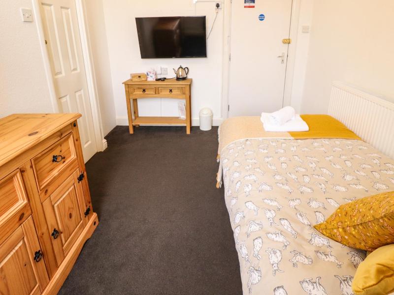 Caxton House - image 26
