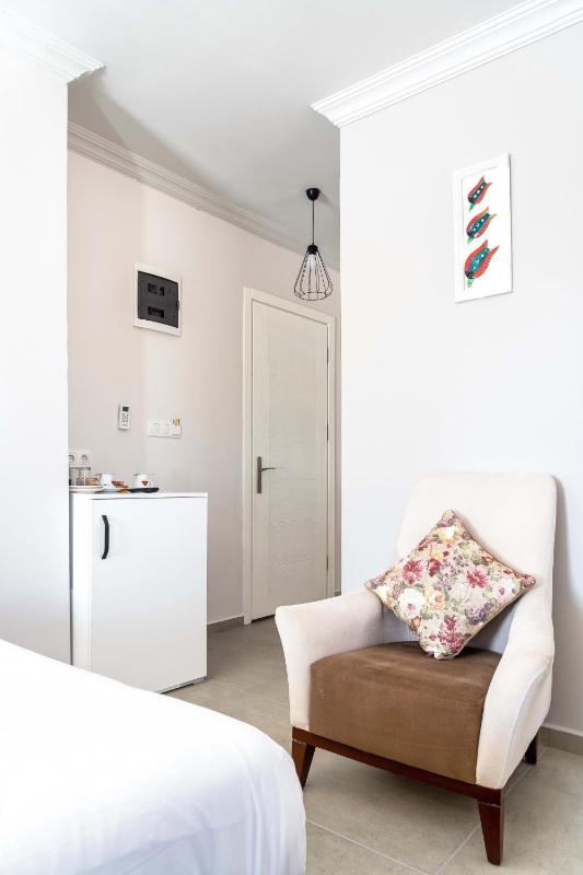 Deluxe Triple Room image 4