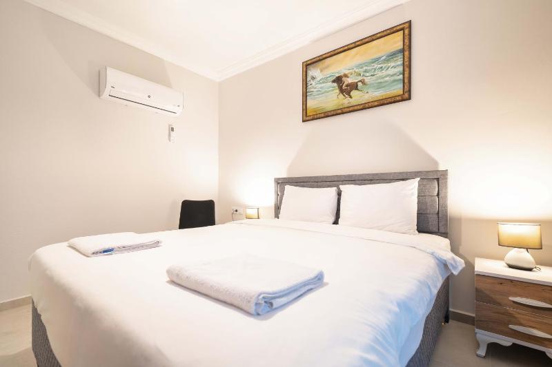 Deluxe Room image 4