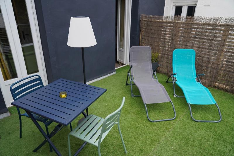 Double Room with Terrace image 3