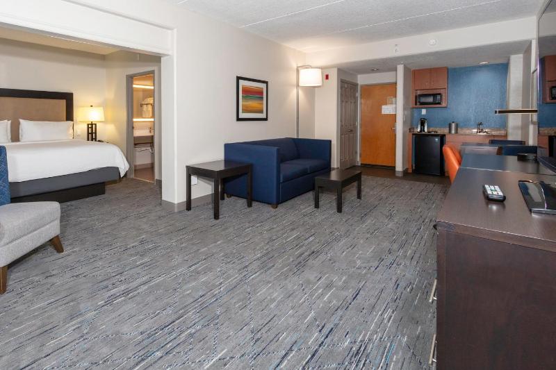 Holiday Inn Express & Suites Jacksonville Airport by IHG - image 28