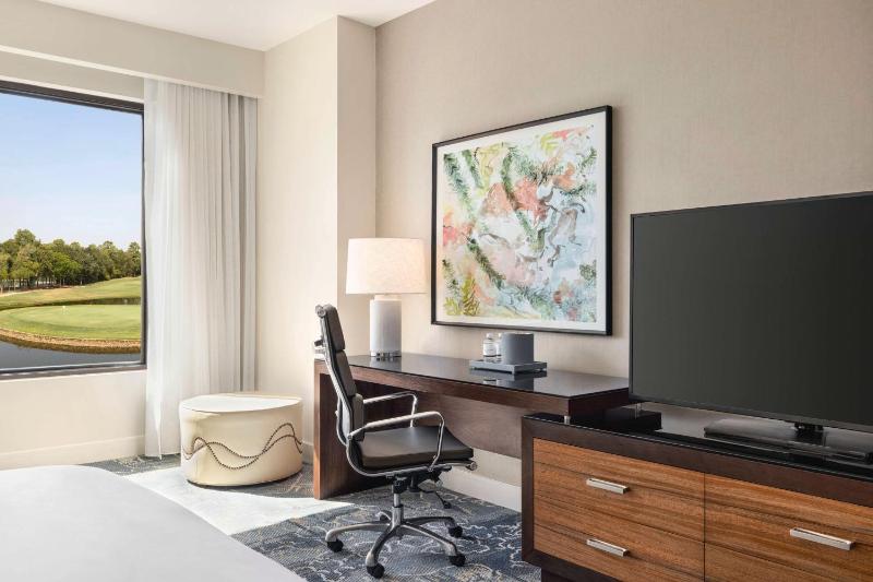 King Room image 3