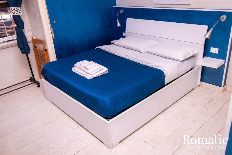 Double Room with Private Bathroom image 3
