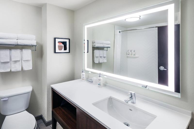 Standard Room image 2
