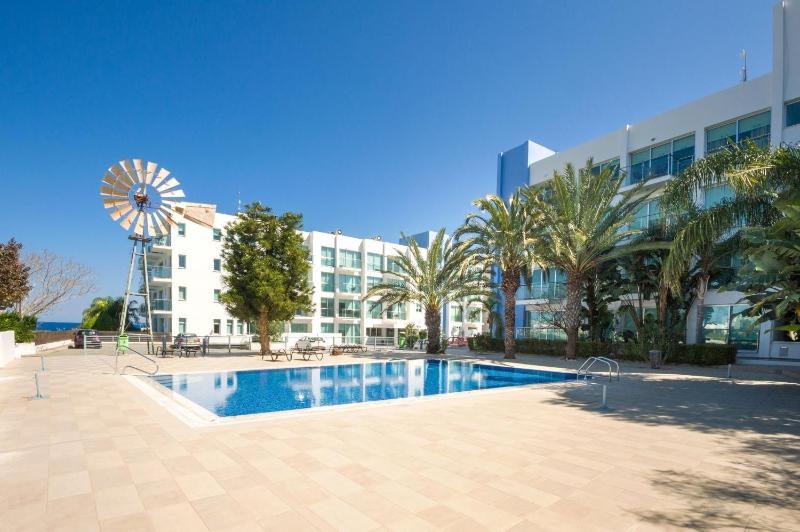 Lucile - Coralli Beachfront Apartment - image 6