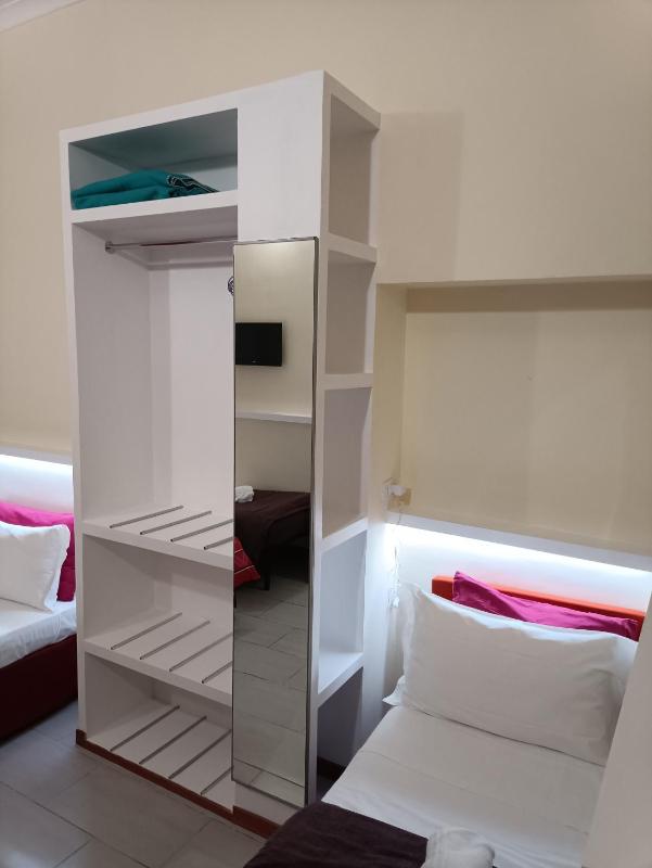 Budget Quadruple Room image 3