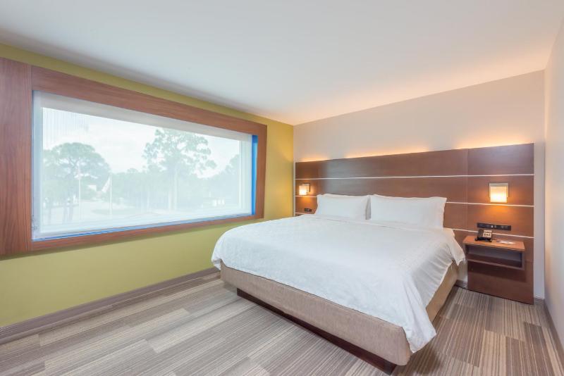 Holiday Inn Express Hotel & Suites Bradenton West By IHG - image 14