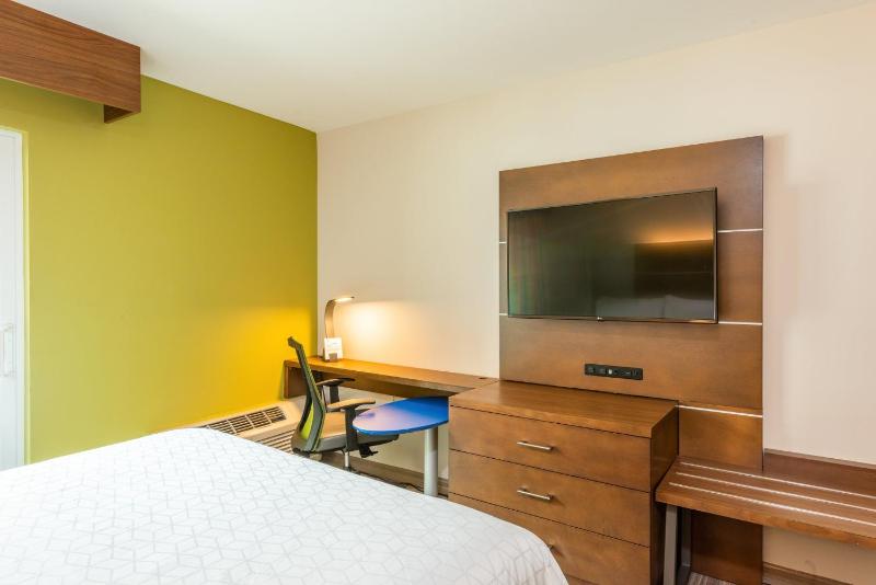 Holiday Inn Express Hotel & Suites Bradenton West By IHG - image 22