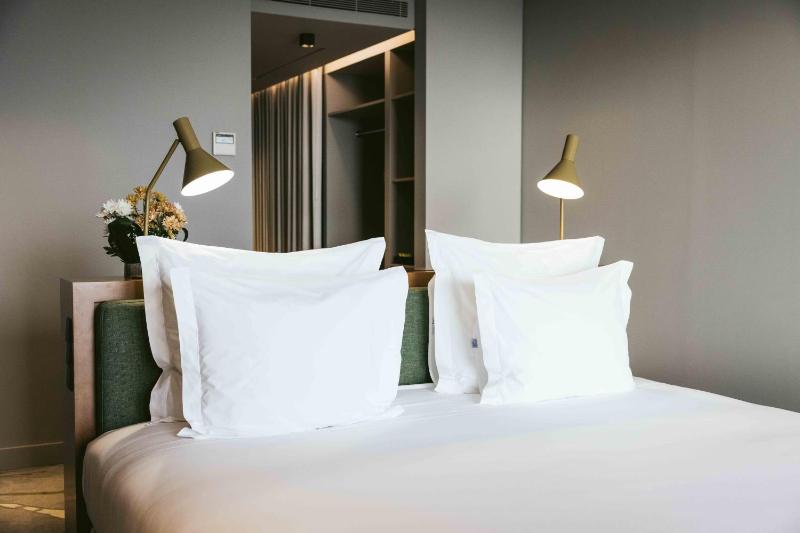 Superior Double Room with Sea View image 4