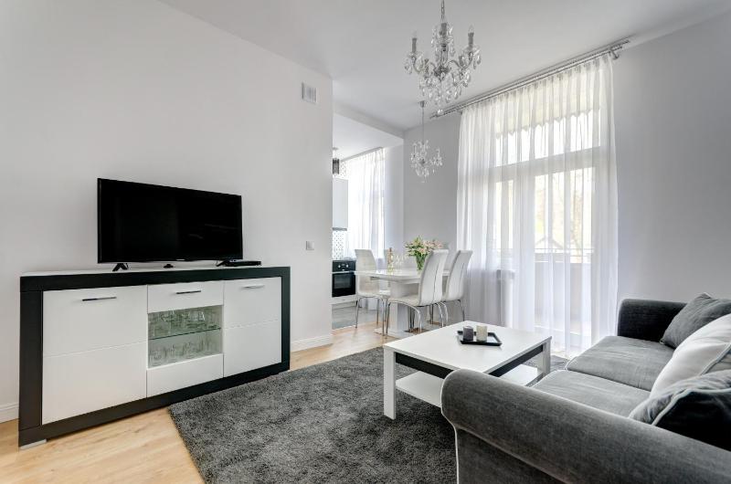 Platinum Residence - Chmielewskiego - image 28
