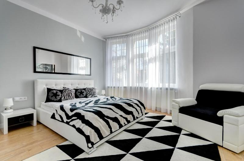 Platinum Residence - Chmielewskiego - image 1