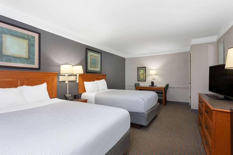 Double Room with Two Double Beds - Non-Smoking image 2