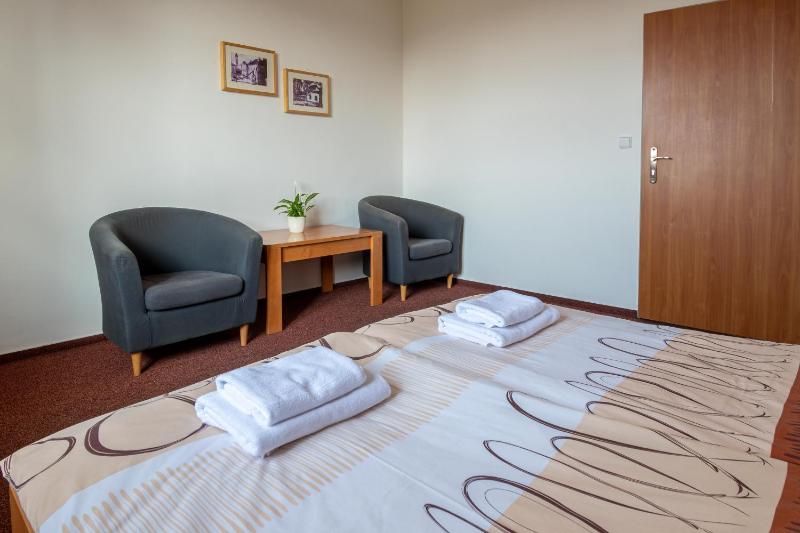 Quadruple Room image 2