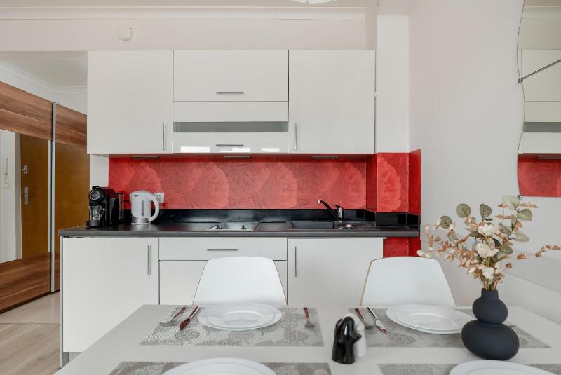 Modern Studio with Balcony 650 m from the Beach by Rent like home - image 6