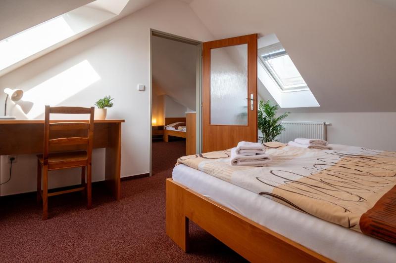 One-Bedroom Suite image 4