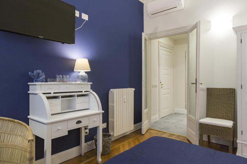 Classic Double or Twin Room image 2