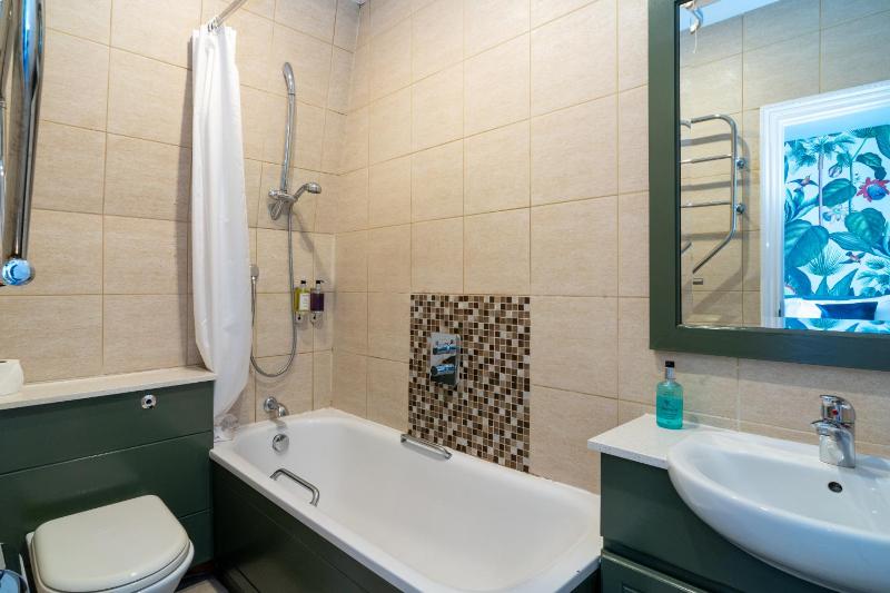 Double Room with Private Bathroom image 4