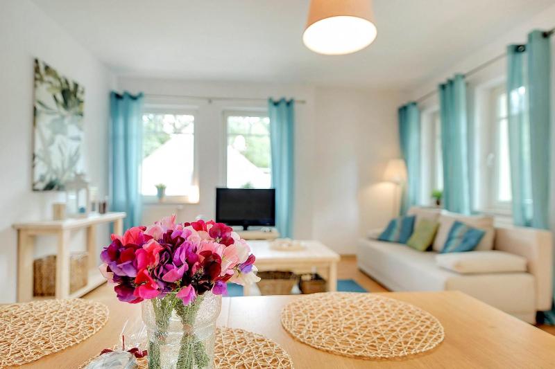 By the Sea Nadmorski with Balcony 300m from the Beach by Noclegi Renters - image 13