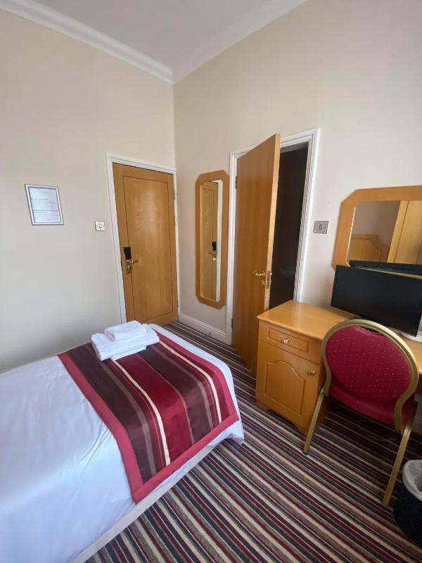 Single Room image 1