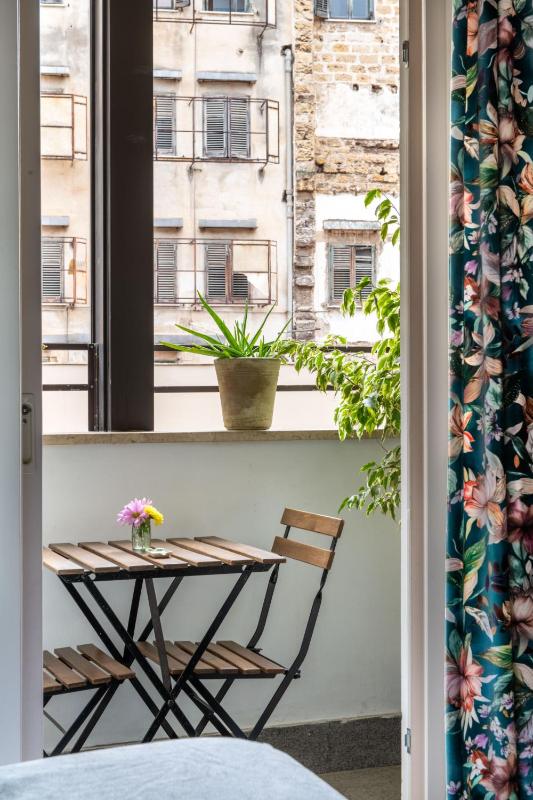 Superior Double Room with Balcony image 4