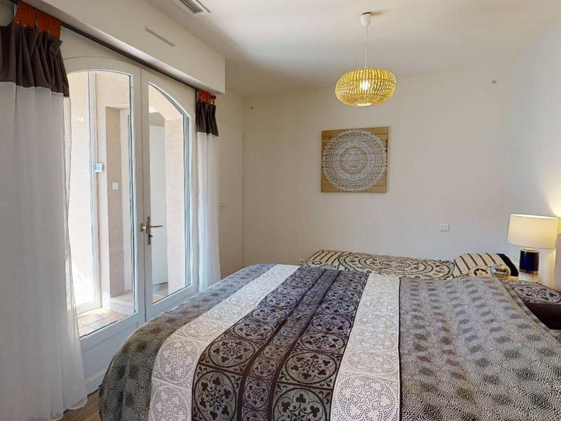 Villa confortable avec piscine proche plage 3 chambres grand séjour patio WIFI équipement complet - image 9