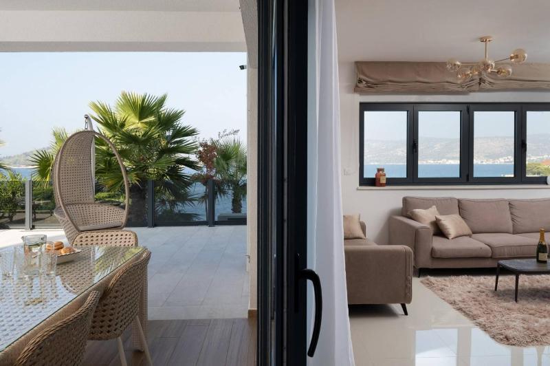 Villa Palm Bay 1 heated pool - 5 m from the sea - image 21