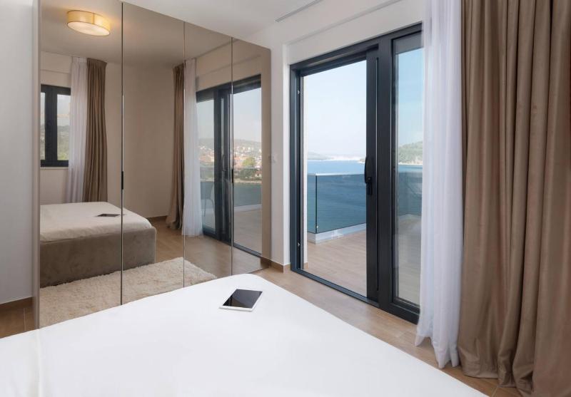 Villa Palm Bay 1 heated pool - 5 m from the sea - image 39