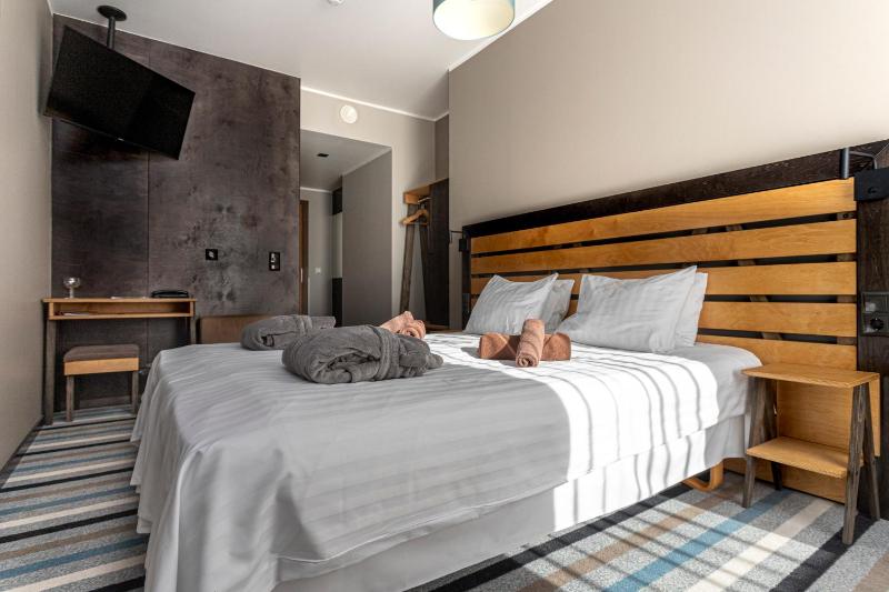 Double or Twin Room with Spa Access image 1