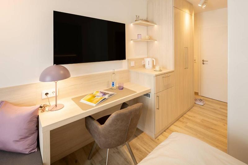 Double Room image 4