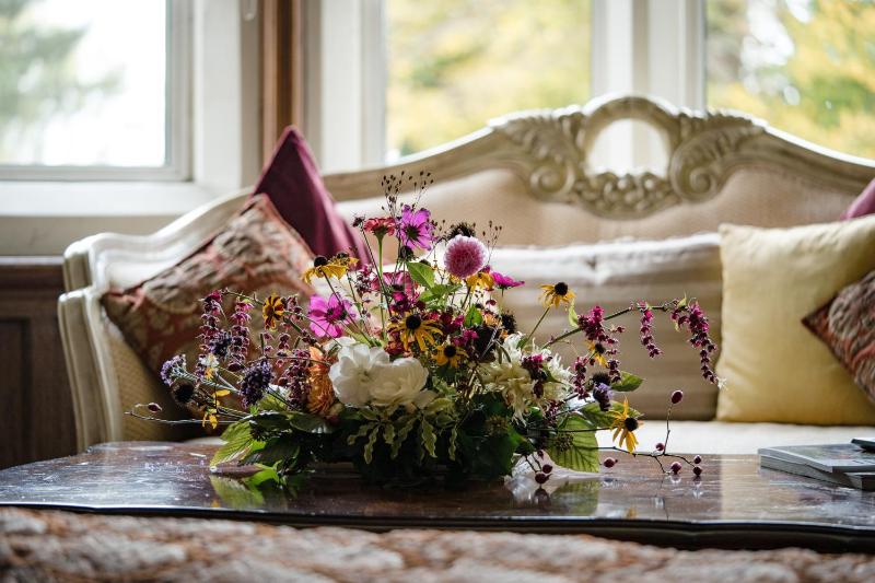 Deluxe King Suite image 2
