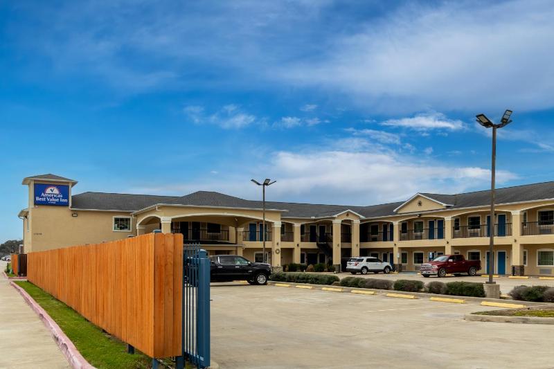 Americas Best Value Inn Houston at FM 529 - image 2