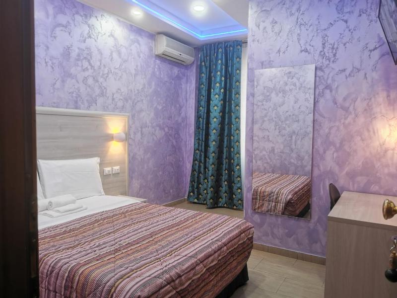 Double Room image 1