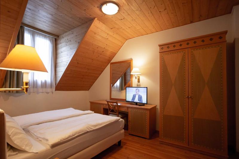 Economy Double Room image 2