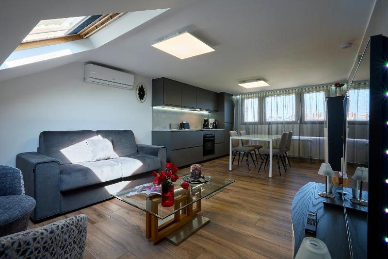 One-Bedroom Apartment image 3