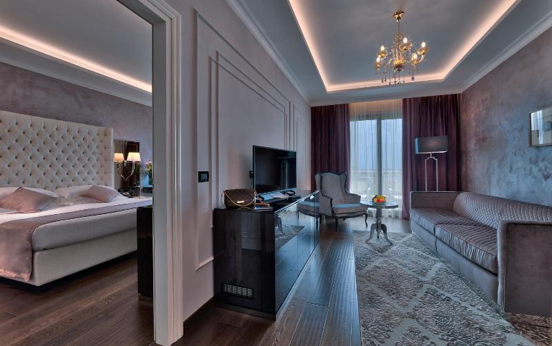 Superior Suite image 1