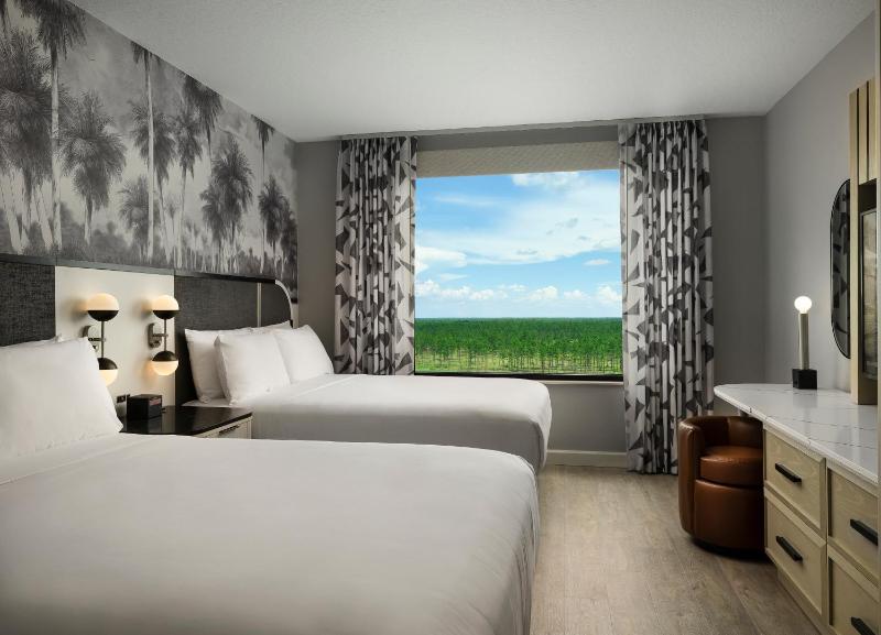 Newly Re-Imagined Caribe Queen Suite image 4